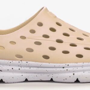 Kane Revive - Sandstone / White Speckle